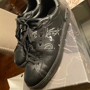 Mens like new Panther Rockstud Valentino Sneakers